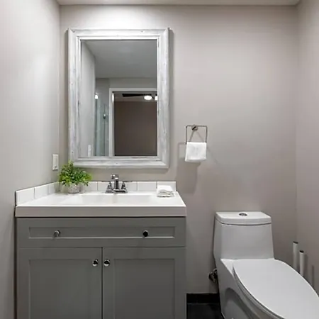 Bywater Aparthotel 3*