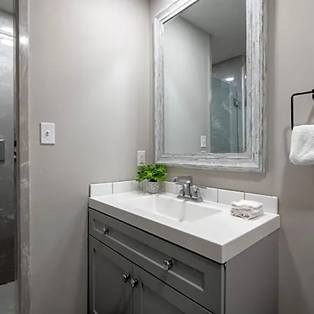 Aparthotel Bywater 3*