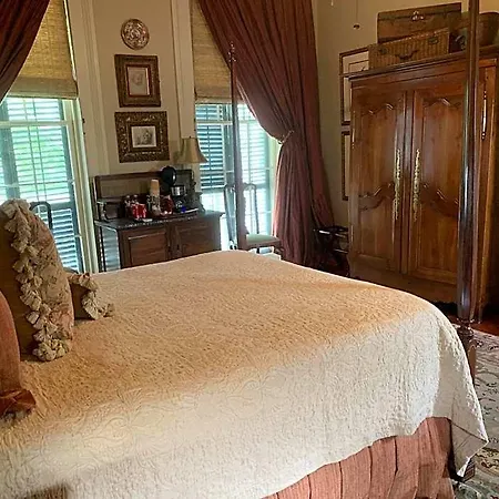 Terrell House Bed & Breakfast 3*