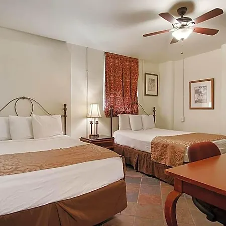 Historic Mardi Gras Hotel 2*