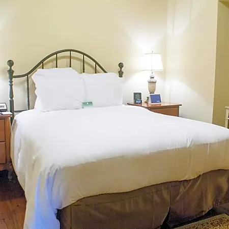 Audubon Inn