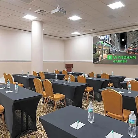 Hotel Wyndham Garden Downtown New Orleans