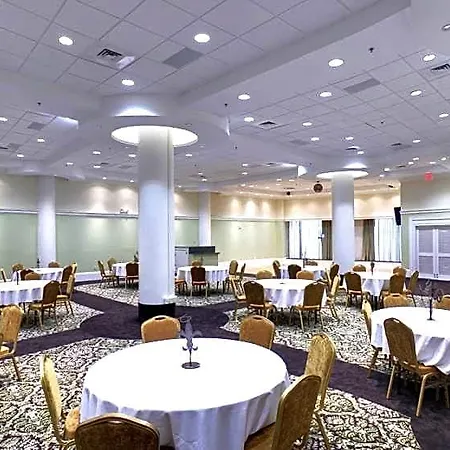 Wyndham Garden Downtown Hotel