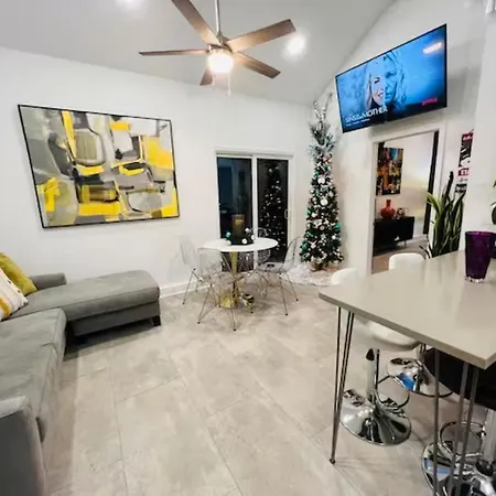 Fab Lil To Nola Holiday home *