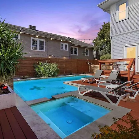 Grand Craftsman Style Heated Pool Holiday home