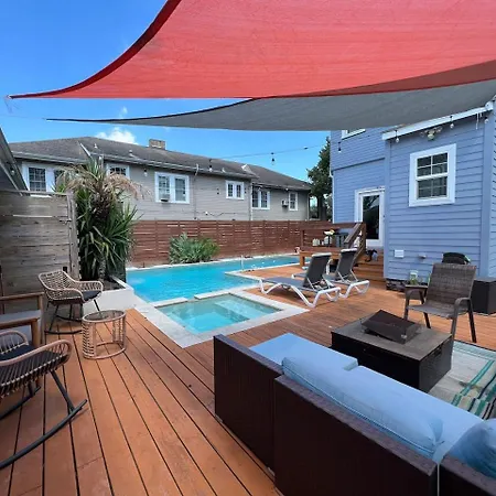 Holiday home Grand Craftsman Style Heated Pool *
