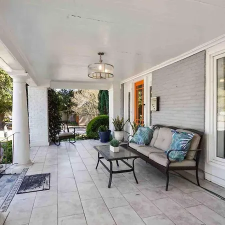 Holiday home Grand Craftsman Style Heated Pool *