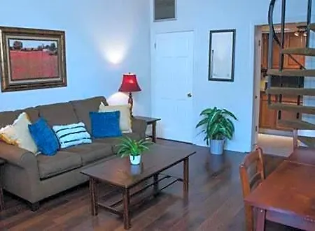 Jean Lafitte House Hotel