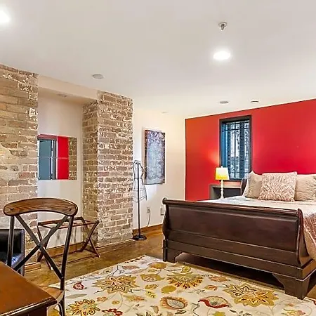 Bed & Breakfast Canal Street