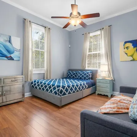 Dumaine Cozy - 3 Bed Close To Qtr Holiday home *