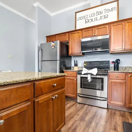 Dumaine Cozy - 3 Bed Close To Qtr Holiday home New Orleans