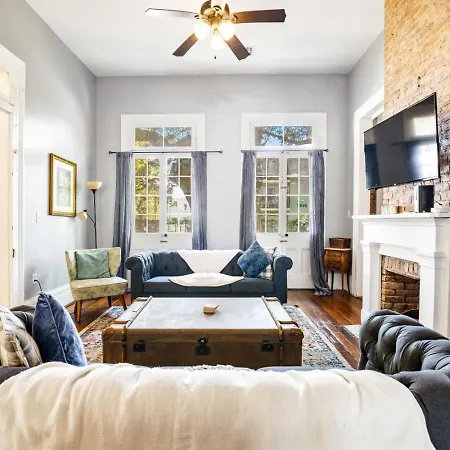 Governors Mansion 5 Bedroom-3 Bath Holiday home New Orleans