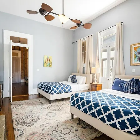 Governors Mansion 5 Bedroom-3 Bath * New Orleans