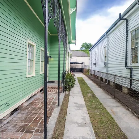 Mandeville Creole