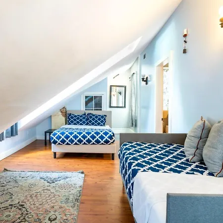 Governors Mansion 5 Bedroom-3 Bath *