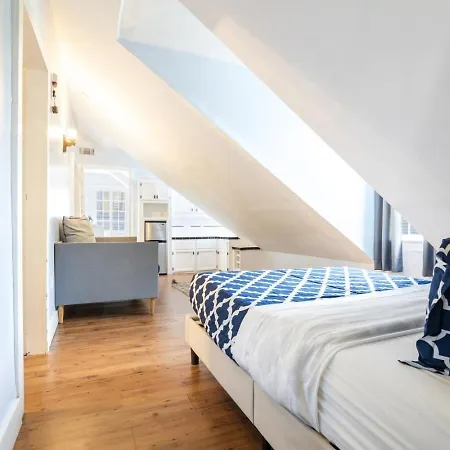 Governors Mansion 5 Bedroom-3 Bath Holiday home