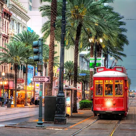 3br Gorgeous Paris Penthouse Sleeps 5 W Balcony, Fq, Streetcar!! * New Orleans