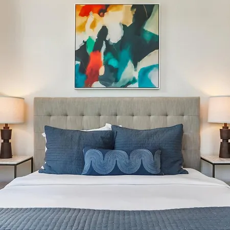 14br Downtown Combo & Shared Seasonal Pool *