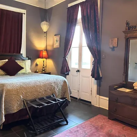 Boutique Queen Suite, Balcony-near French Quarter Bed & Breakfast 3*