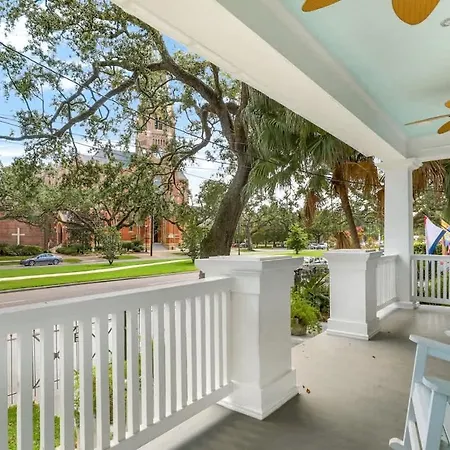 Holiday home Classy Upscale Perfect Uptown Location *