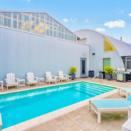 Holiday home Private Pool - Massive Game & Living-dining Space - The Moon Bywater