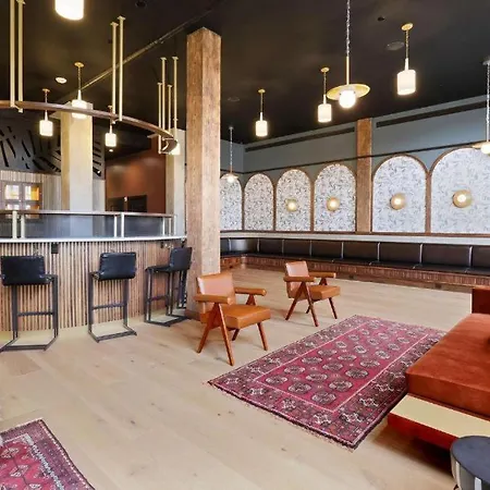 Hotel Roami At The Lola