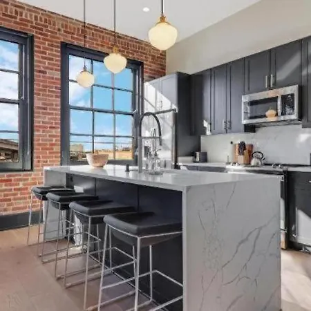 Roami At The Lola 4* New Orleans