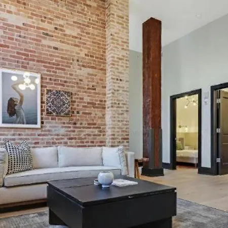 Hotel Roami At The Lola 4*