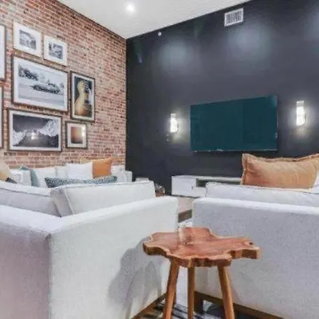 Hotel Roami At The Lola 4*