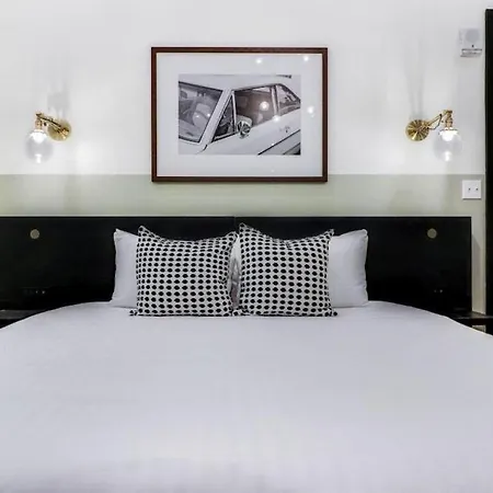 Hotel Roami At The Lola New Orleans