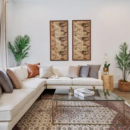 Luxe 8br Cbd Duplex Private Courtyard Hotel *