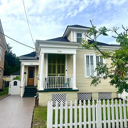 Prime Uptown With Backyard And Ev Parking * New Orleans