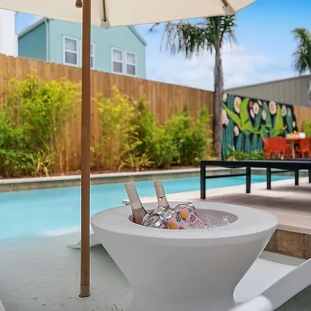 Holiday home Tropical Escape W/pool Near Jazzfest, Fq, Bourbon *