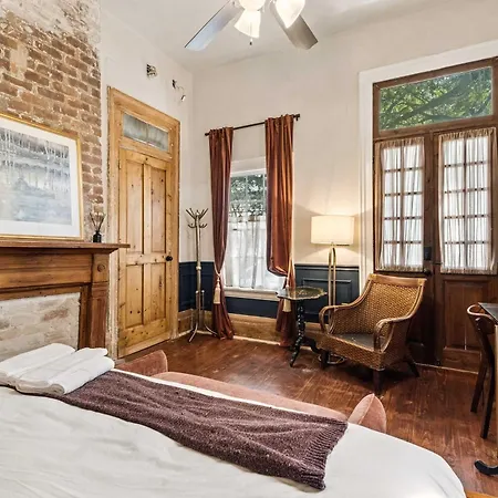 Bed & Breakfast Historic 1840s 2 Min Steps From French Quarter 9br 7ba *