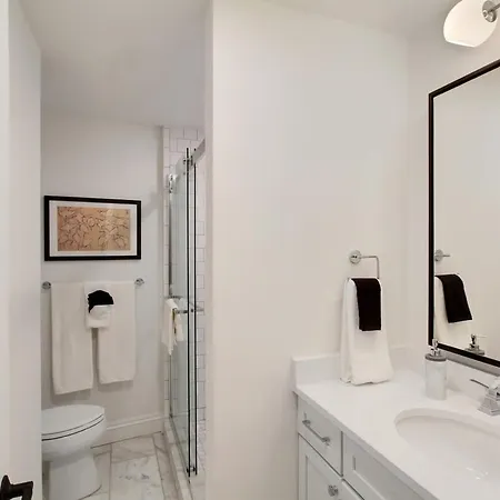 Two Cbd 10br Near French Quarter