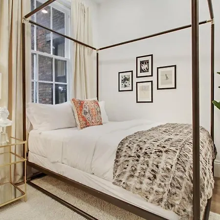 Luxe 8br Cbd Duplex Private Courtyard *