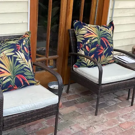 Holiday home A Courtyard Garden Retreat With Splash Pool New Orleans