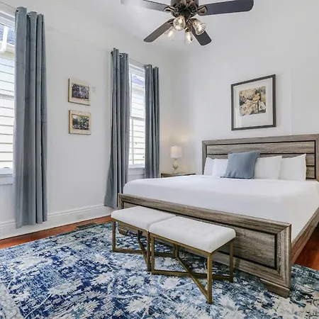 Villa Prime Uptown With Backyard And Ev Parking New Orleans