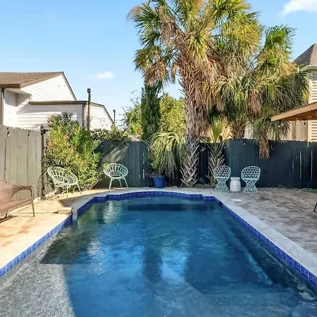 Relaxing Bohemian W Heated Pool 5br 4ba * New Orleans