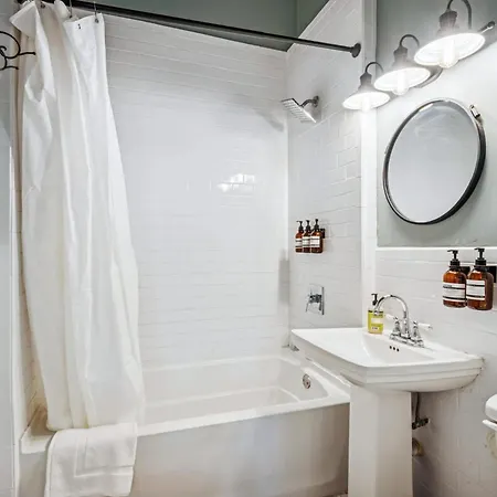 Historic Steps From French Quarter Bed & Breakfast