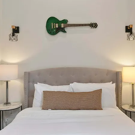 Bed & Breakfast Luxury Art In Nola Cbd