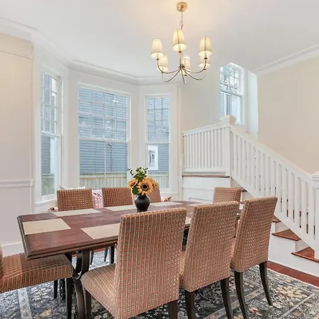 Holiday home Classy Upscale Perfect Uptown Location