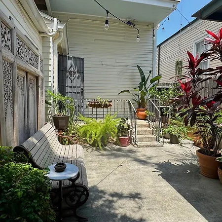 Boutique Queen Suite, Balcony-near French Quarter New Orleans