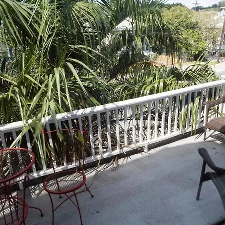 Bed & Breakfast Boutique Queen Suite, Balcony-near French Quarter New Orleans