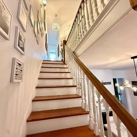 Melpomene Manor Holiday home