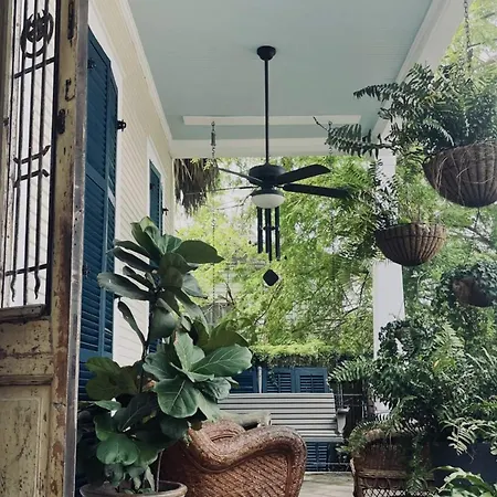 Boutique Double Queen Balcony And Pool Bed & Breakfast New Orleans