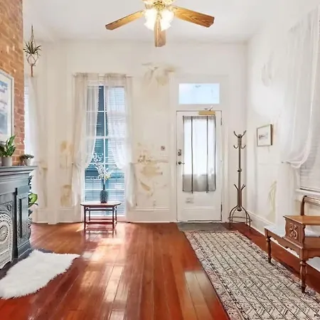 Relaxing Bohemian W Heated Pool 5br 4ba *