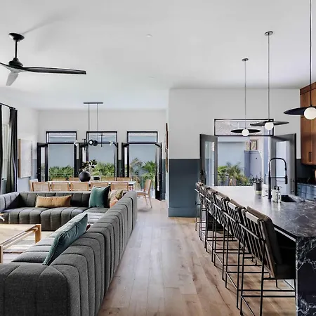 2 Designer Nola Homes Heated Pools & Rooftops Holiday home