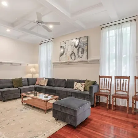 Classy Upscale Perfect Uptown Location Holiday home New Orleans