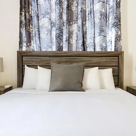 Prime Uptown With Backyard And Ev Parking * New Orleans